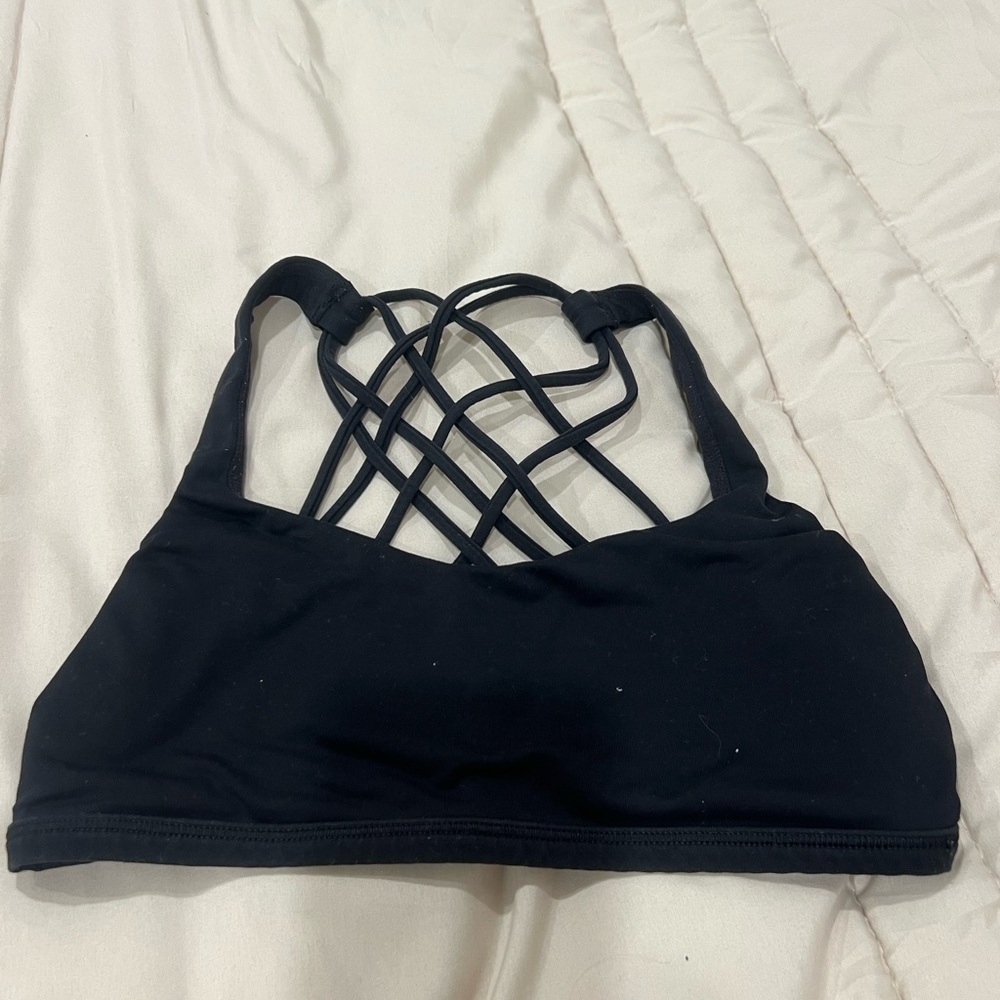 Lululemon Free to be sports bra